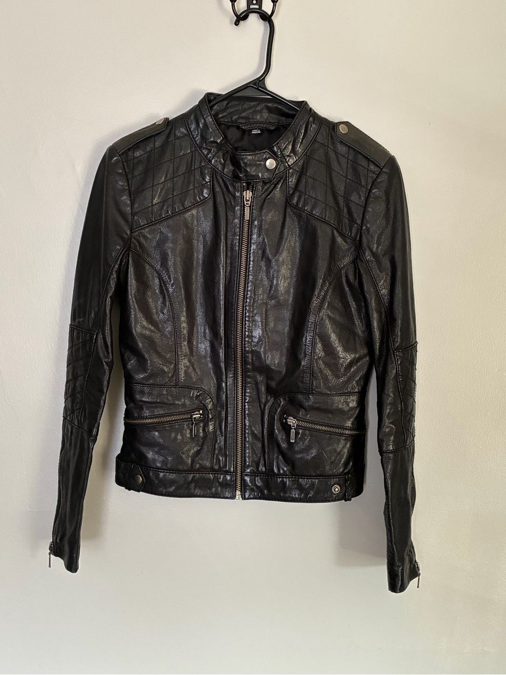 Whet blu women’s medium 100% leather biker jacket